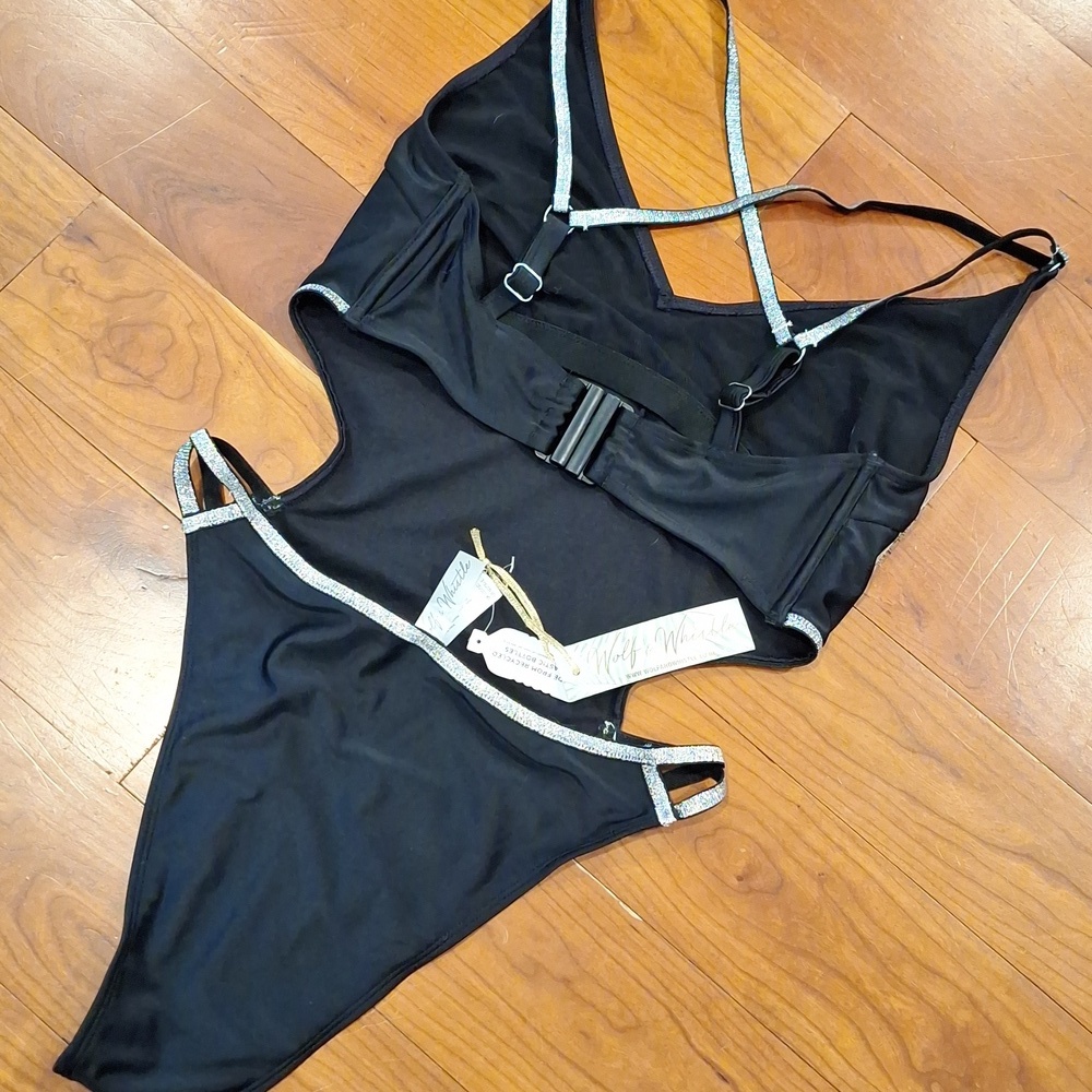 ASOS x Wolf & Whistle Metallic Monokini Swimsuit | Black & Gold | DD Cup - Picture 3 of 5